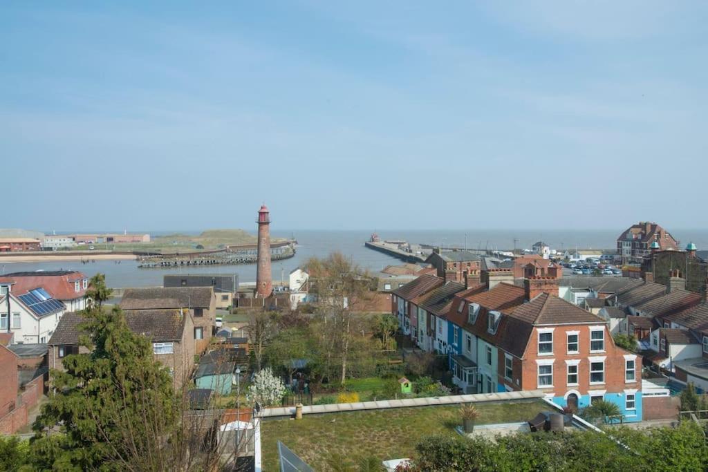 Large Character Home, Hot Tub, Beach 5 Min Walk Gorleston-On-Sea Bagian luar foto