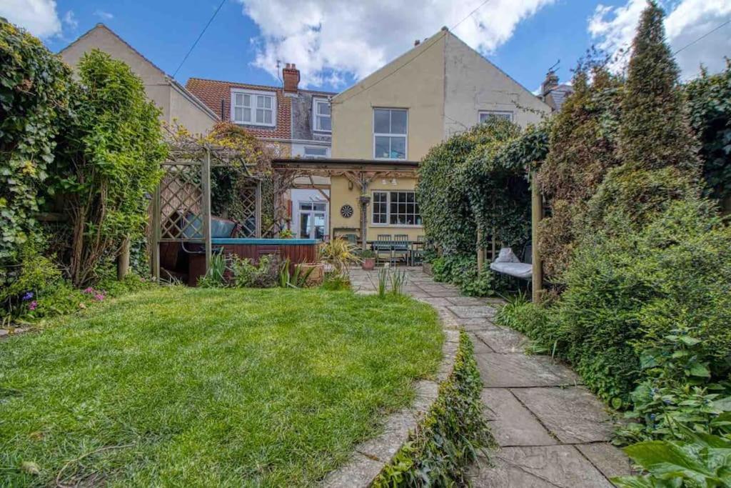 Large Character Home, Hot Tub, Beach 5 Min Walk Gorleston-On-Sea Bagian luar foto