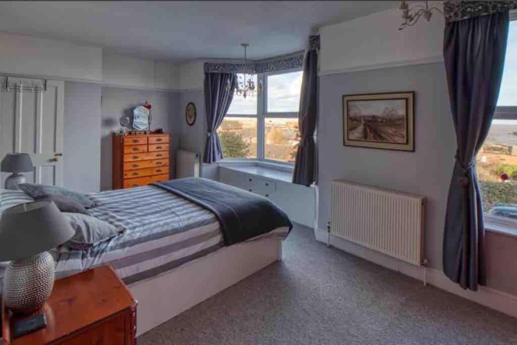 Large Character Home, Hot Tub, Beach 5 Min Walk Gorleston-On-Sea Bagian luar foto