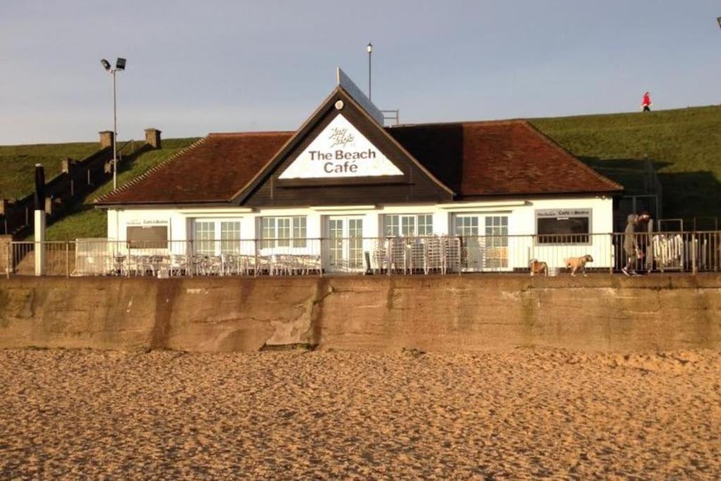Large Character Home, Hot Tub, Beach 5 Min Walk Gorleston-On-Sea Bagian luar foto