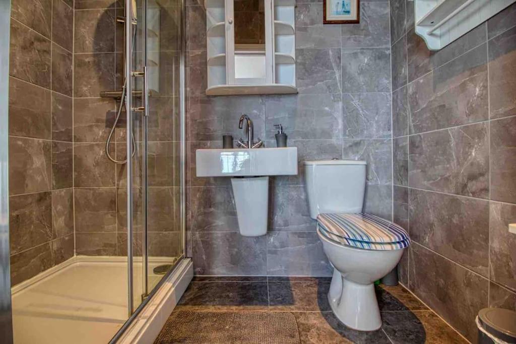 Large Character Home, Hot Tub, Beach 5 Min Walk Gorleston-On-Sea Bagian luar foto