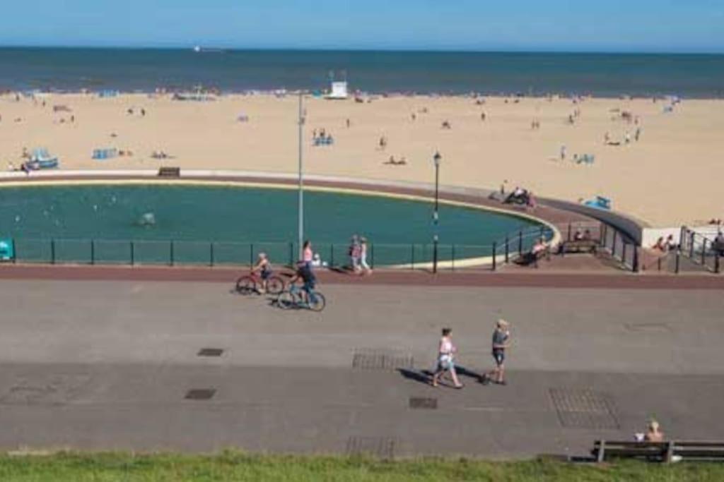 Large Character Home, Hot Tub, Beach 5 Min Walk Gorleston-On-Sea Bagian luar foto