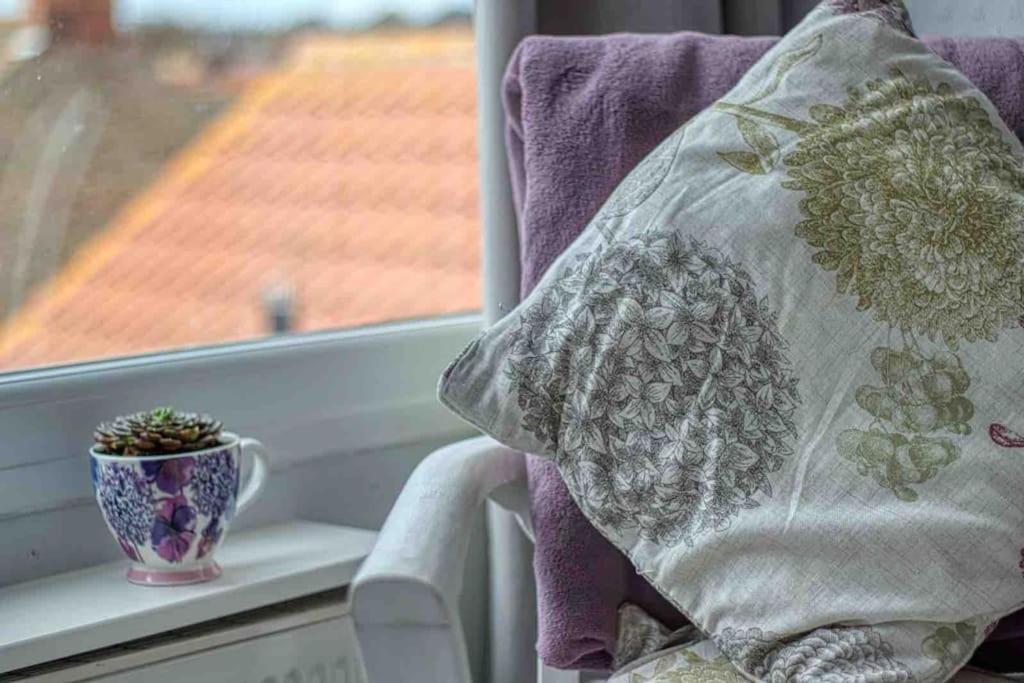 Large Character Home, Hot Tub, Beach 5 Min Walk Gorleston-On-Sea Bagian luar foto